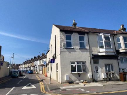 1A &amp;amp; 1A Jeyes Road, Gillingham, Kent, ME7 5XD