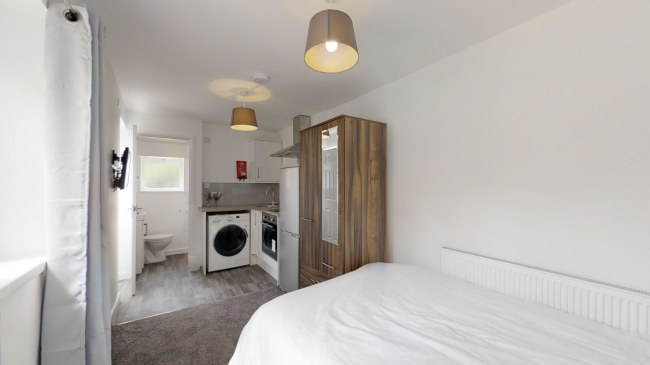 6 Bedroom HMO To Let | Canterbury Street, Gillingham | Image 16