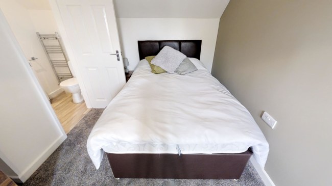 6 Bedroom HMO To Let | Canterbury Street, Gillingham | Image 4