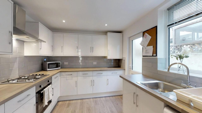 5 Bedroom HMO To Let | Malborough Road, Gillingham | Image 4
