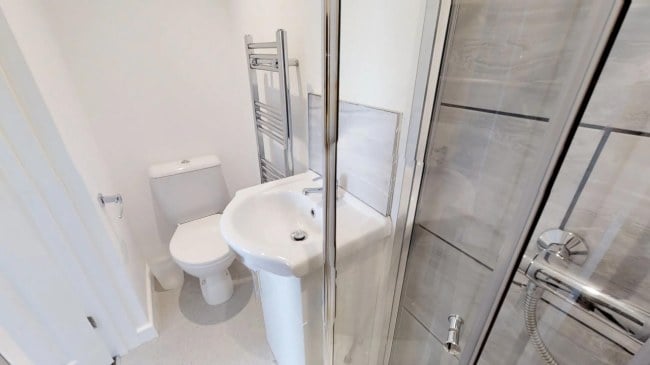 5 Bedroom HMO To Let | Tennyson Road, Gillingham | Image 25