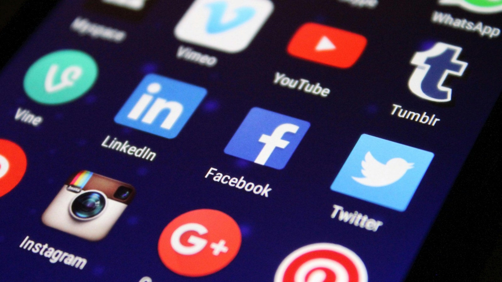 Keeping It Interesting: How to Keep Your Social Media Fresh When You Work for Yourself