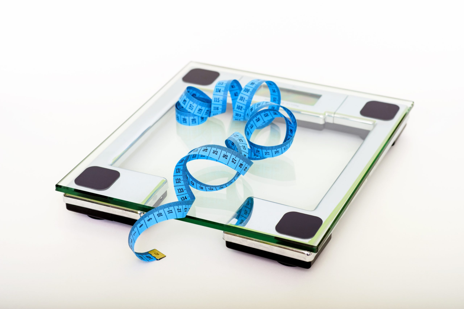 What are the pros and cons surrounding Social Media ?